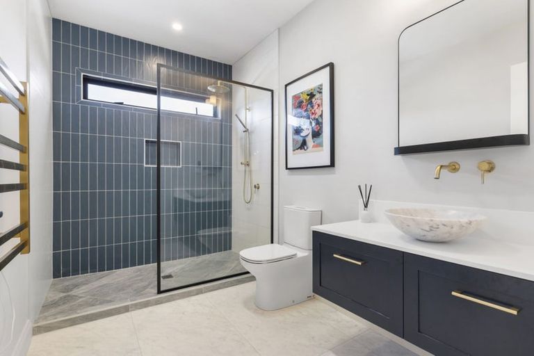 Photo of property in 6 Bevyn Street, Castor Bay, Auckland, 0620