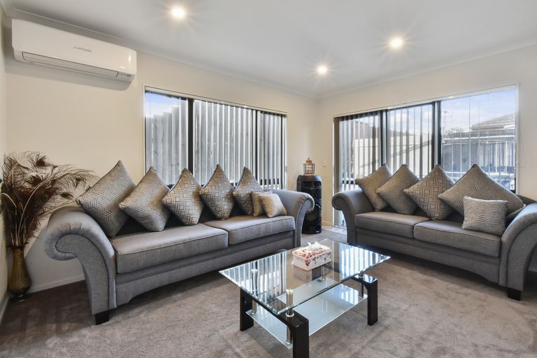 Photo of property in 118b Great South Road, Manurewa, Auckland, 2102