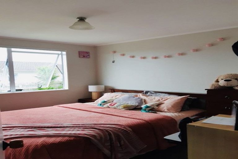 Photo of property in 2 Sparrow Place, Weymouth, Auckland, 2103