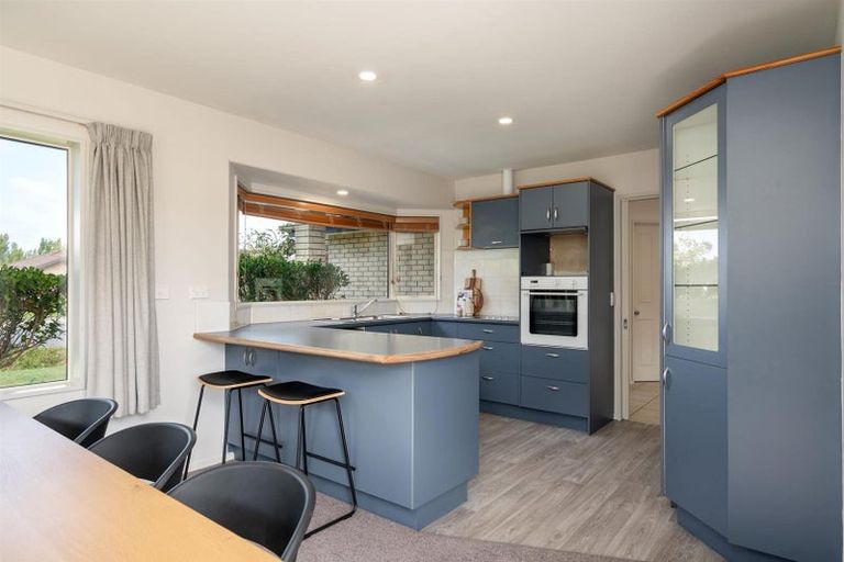 Photo of property in 6 Ross Place, Northwood, Christchurch, 8051