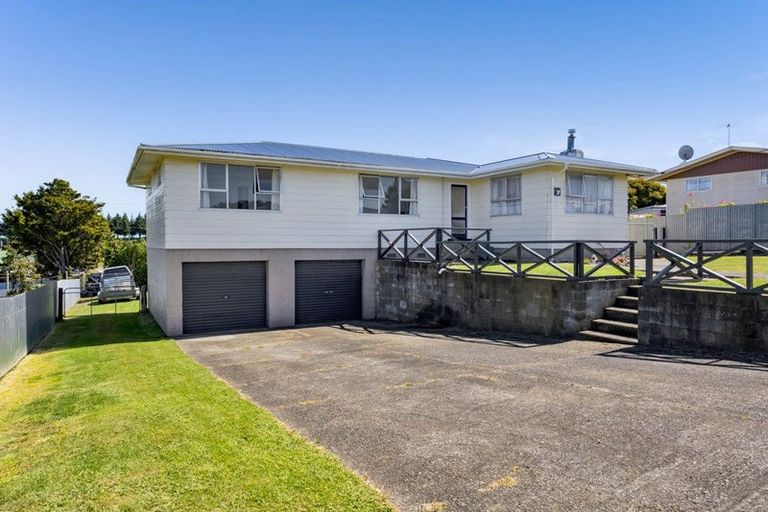 Photo of property in 17 Suther Street, Waverley, 4510