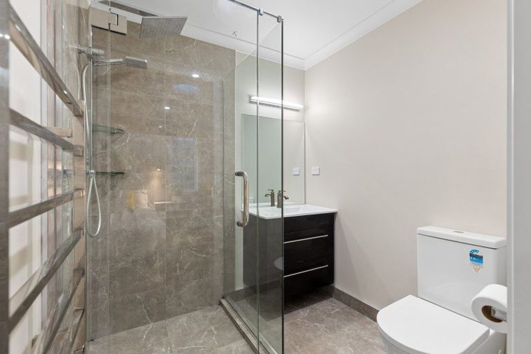 Photo of property in 4 Cyprus Place, Fitzherbert, Palmerston North, 4410