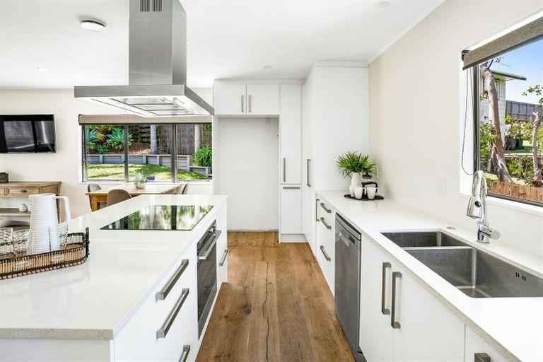 Photo of property in 2/22 Sunburst Lane, Torbay, Auckland, 0630