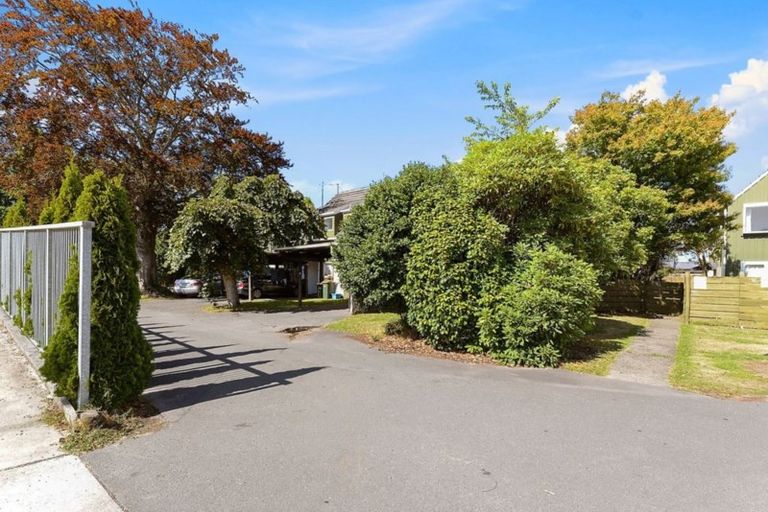 Photo of property in 100 Lake Road, Koutu, Rotorua, 3010