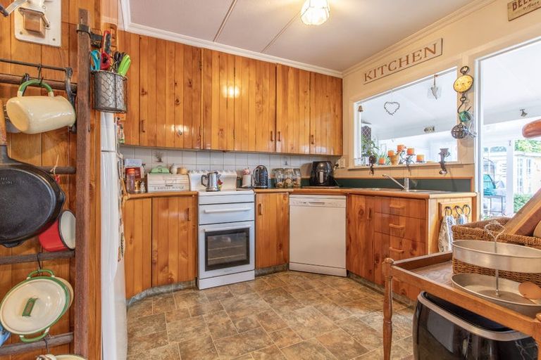 Photo of property in 34 Queen Street, Dannevirke, 4930