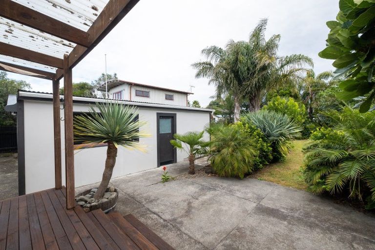 Photo of property in 280 Clifton Road, Te Awanga, 4102