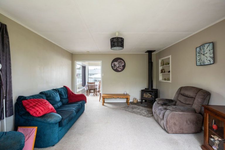 Photo of property in 5 Oranga Street, Marfell, New Plymouth, 4310