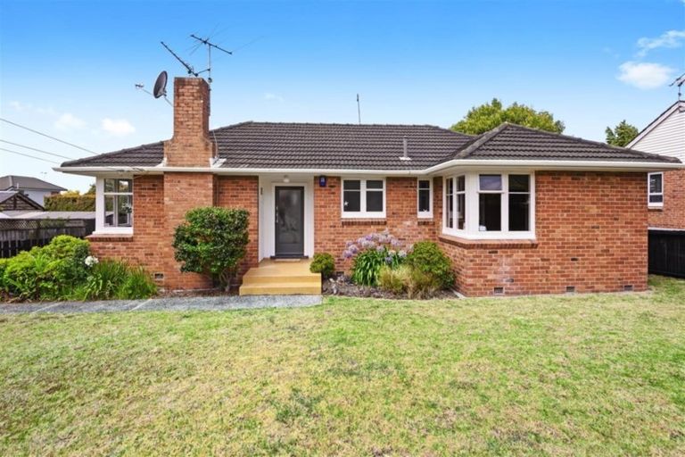 Photo of property in 1/23 Woodward Avenue, Mangere Bridge, Auckland, 2022