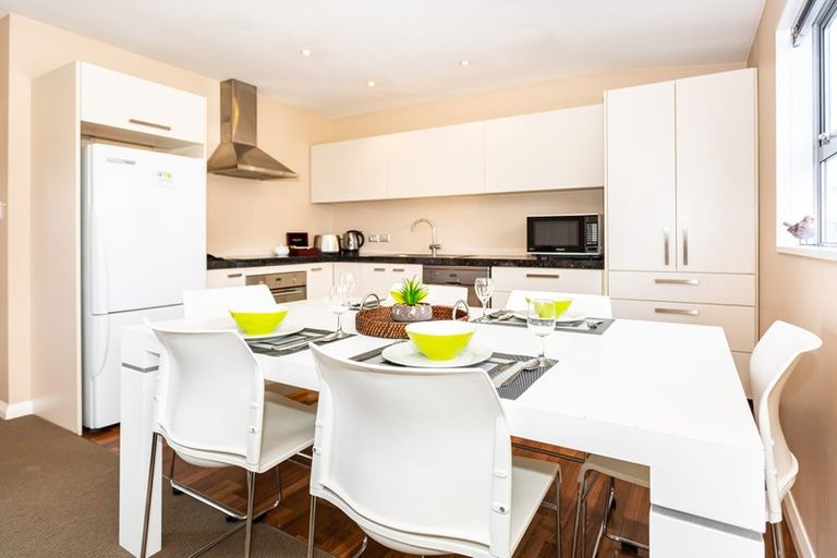 Photo of property in 8c Broadbent Street, Riccarton, Christchurch, 8041