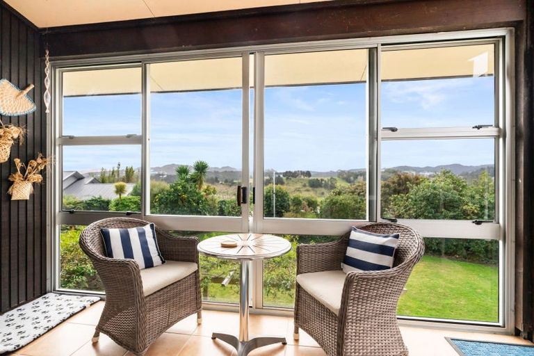 Photo of property in 18 Kokich Crescent, Onerahi, Whangarei, 0110