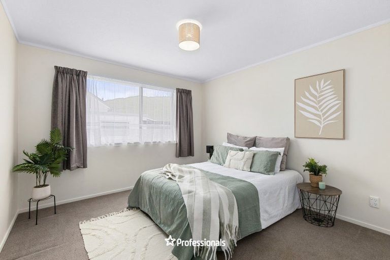 Photo of property in 52 Sladden Street, Naenae, Lower Hutt, 5011