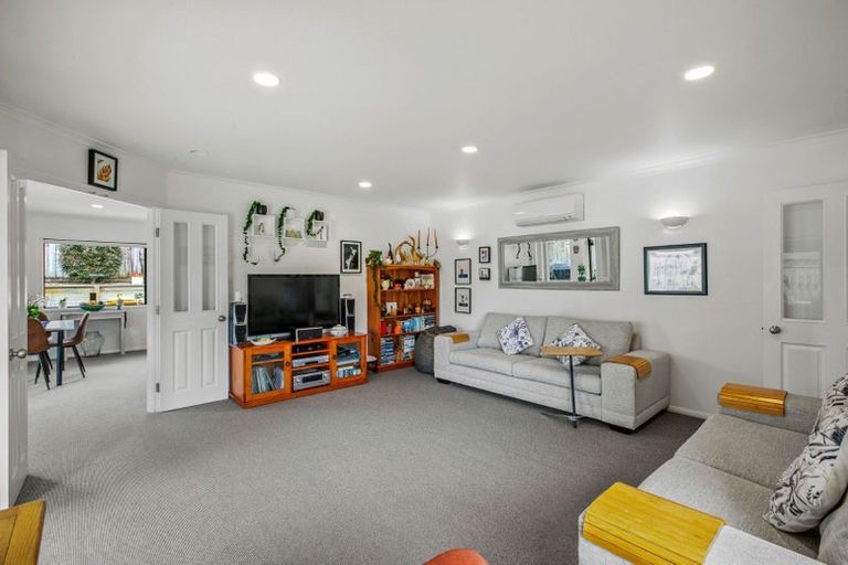 Photo of property in 4 Maple Crescent, Whalers Gate, New Plymouth, 4310