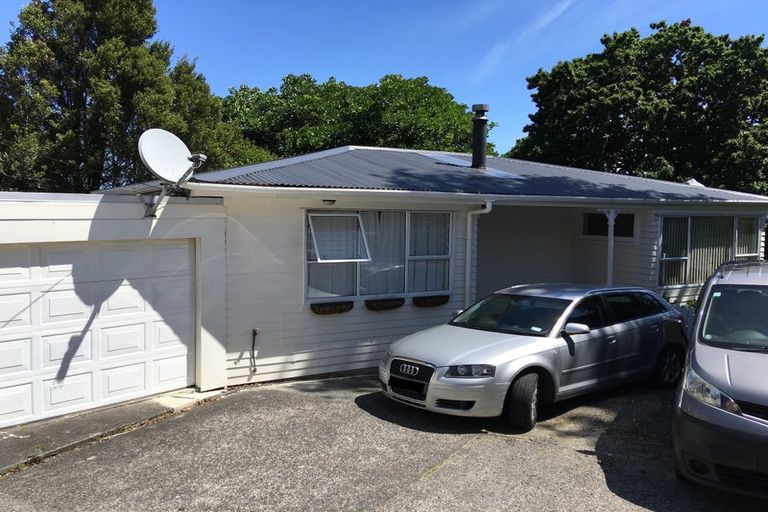 Photo of property in 536 Beach Road, Murrays Bay, Auckland, 0630