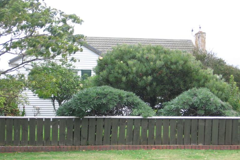 Photo of property in 27 Pirie Crescent, Moera, Lower Hutt, 5010