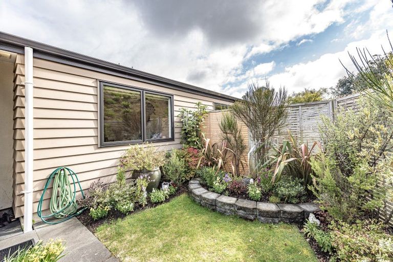 Photo of property in Caversham Park, 2/19 Caversham Road, Westmere, Whanganui, 4501
