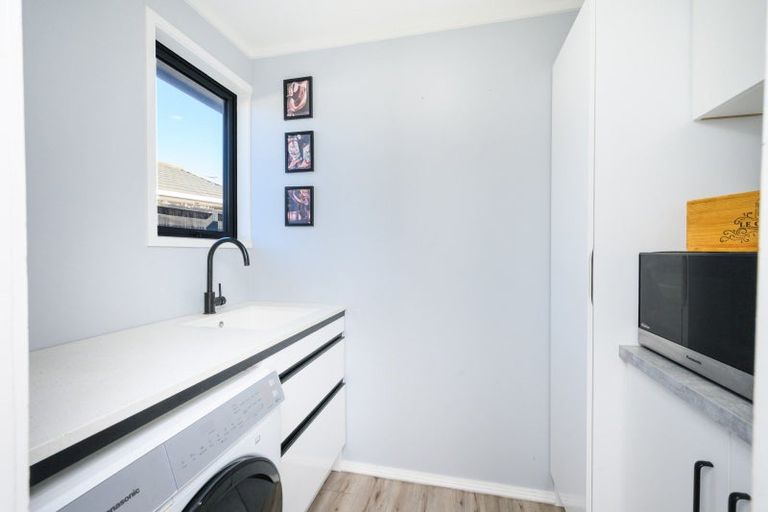 Photo of property in 7 Colonial Place, Kelvin Grove, Palmerston North, 4414