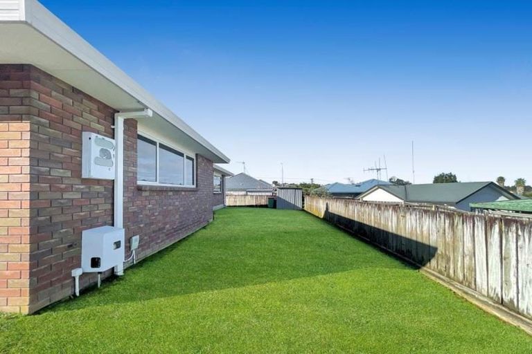 Photo of property in 8 Hollinger Place, Nawton, Hamilton, 3200