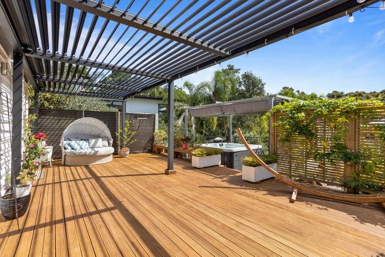 Photo of property in 218 Greenhithe Road, Greenhithe, Auckland, 0632