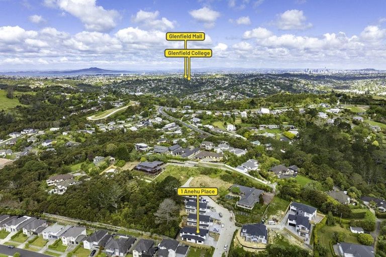 Photo of property in 3 Anehu Place, Greenhithe, Auckland, 0632