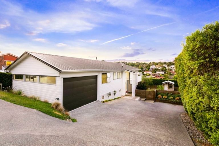 Photo of property in 23 Mayfair Crescent, Mairangi Bay, Auckland, 0630