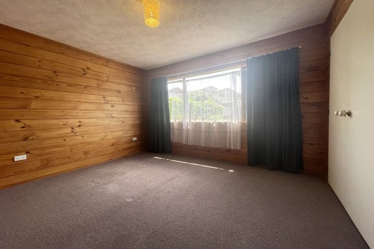 Photo of property in 1/126 Bradbury Road, Botany Downs, Auckland, 2010