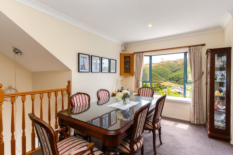 Photo of property in 10 Huxley Grove, Churton Park, Wellington, 6037