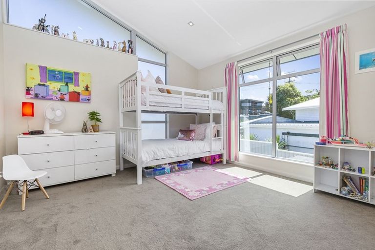 Photo of property in 4 Rock Isle Road, Torbay, Auckland, 0630