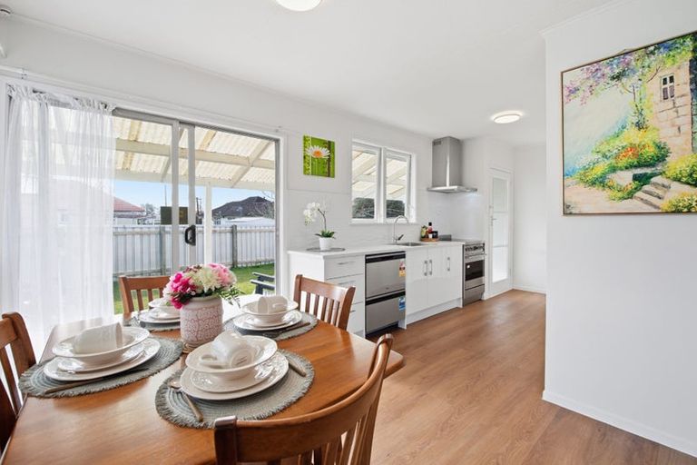 Photo of property in 5 Kouma Place, Fairy Springs, Rotorua, 3015