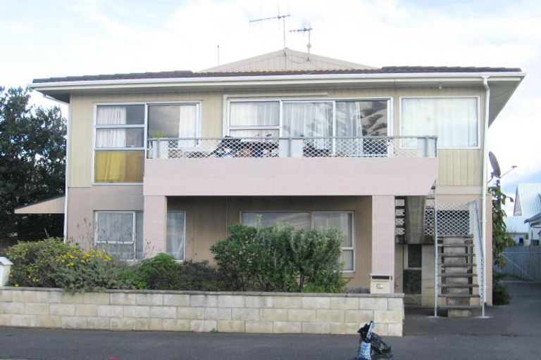 Photo of property in 28 The Esplanade, Westshore, Napier, 4110