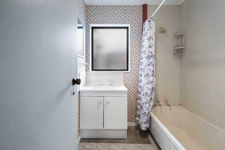 Photo of property in 12 Mansell Crescent, Bulls, 4818