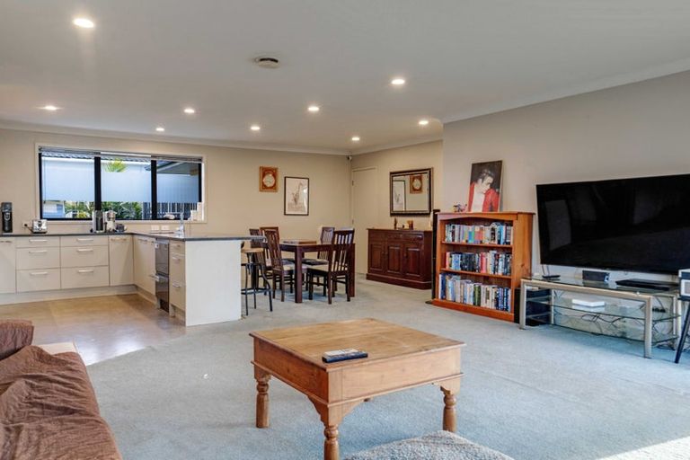 Photo of property in 5a Rewa Street, New Lynn, Auckland, 0600