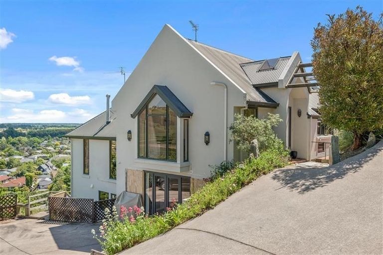 Photo of property in 22 Lucknow Place, Cashmere, Christchurch, 8022