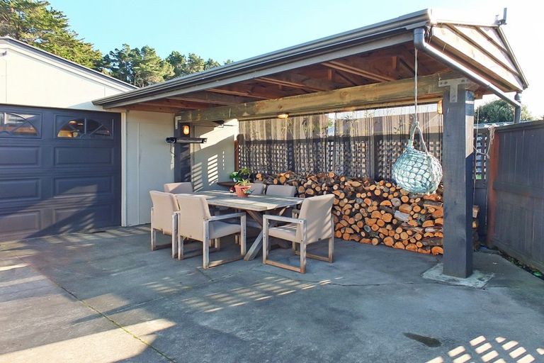 Photo of property in 60 Nash Parade, Foxton Beach, Foxton, 4815