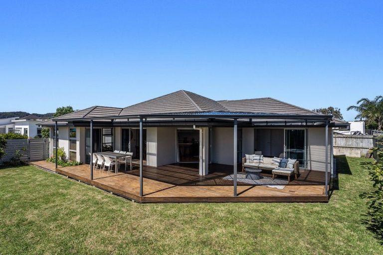 Photo of property in 15 Dawn Parade, Coastlands, Whakatane, 3120