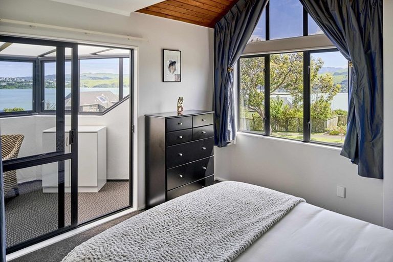 Photo of property in 22 The Crowsnest, Whitby, Porirua, 5024