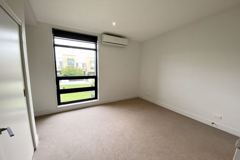 Photo of property in 19 Isitt Road, Hobsonville, Auckland, 0616