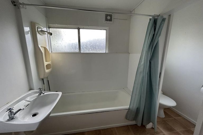 Photo of property in 5/12 Wood Street, Wallaceville, Upper Hutt, 5018