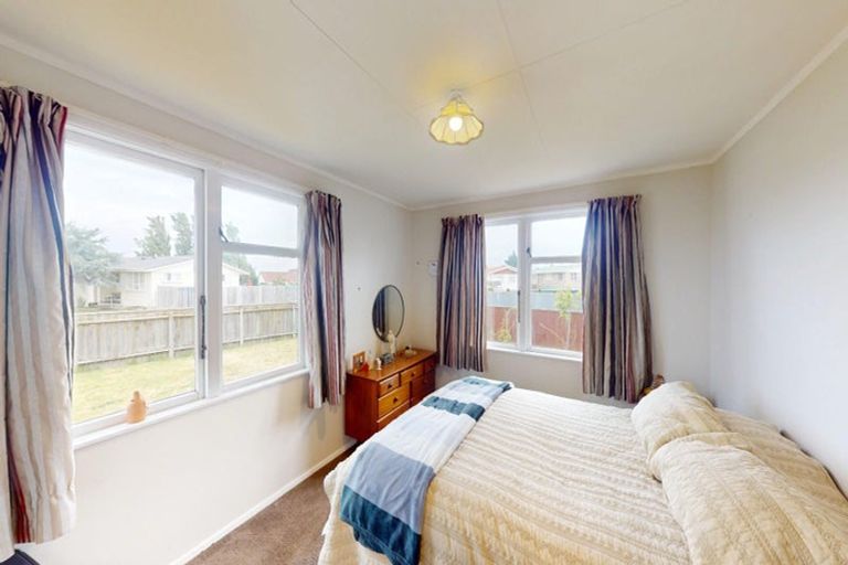 Photo of property in 21 Gibbons Crescent, Castlecliff, Whanganui, 4501