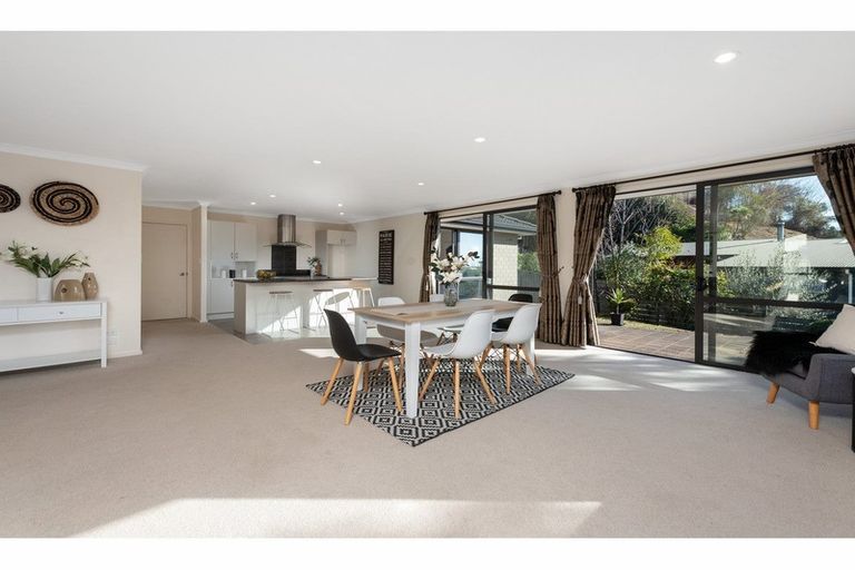 Photo of property in 31 Bateleur Close, Welcome Bay, Tauranga, 3112