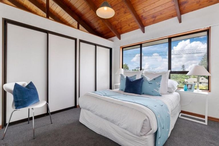 Photo of property in 2/20a Old Lake Road, Narrow Neck, Auckland, 0624