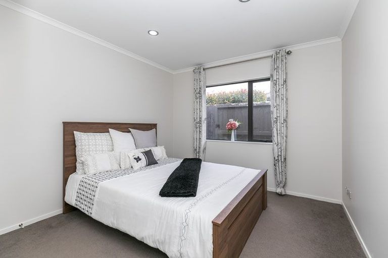 Photo of property in 28 Whitney Place, Rototuna North, Hamilton, 3210