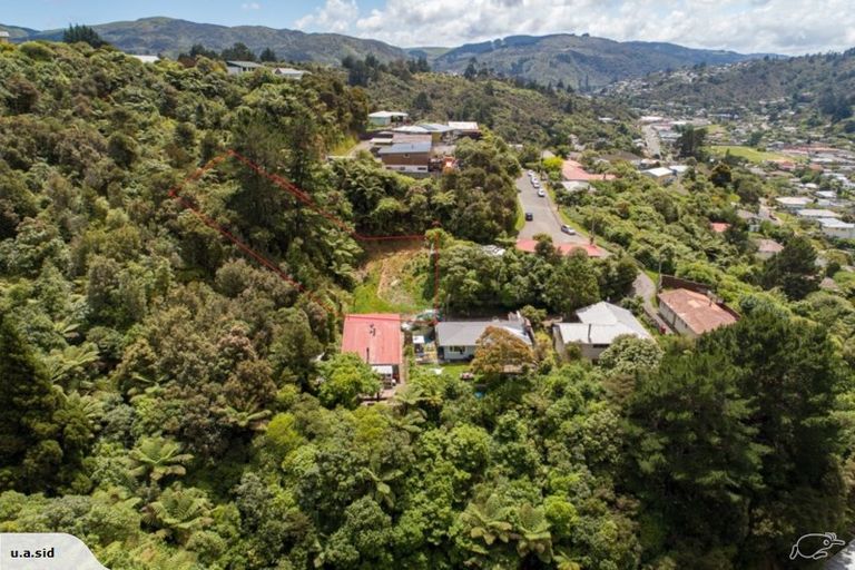 Photo of property in 11 Gribble Grove, Stokes Valley, Lower Hutt, 5019