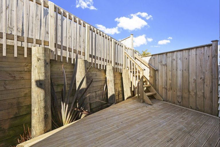 Photo of property in 27a Poruru Close, Papakura, 2110