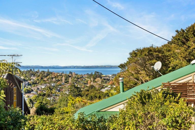 Photo of property in 811 East Coast Road, Northcross, Auckland, 0630