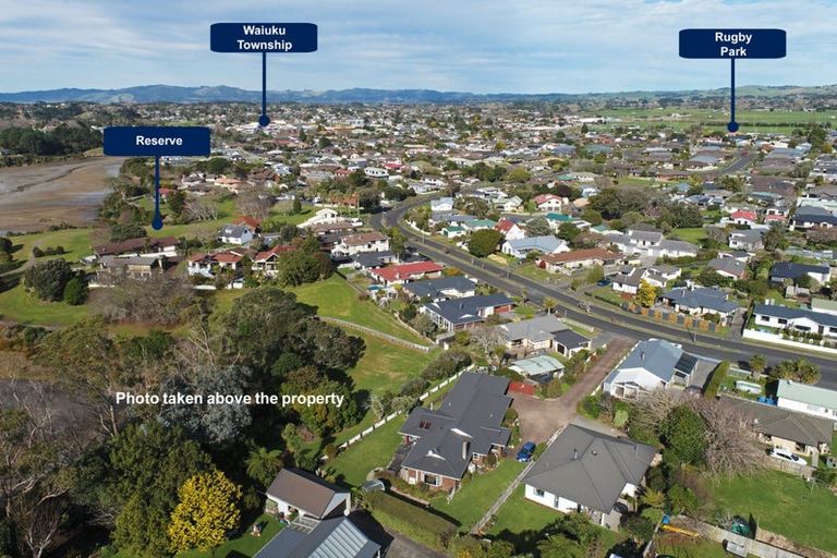 Photo of property in 73a Sandspit Road, Waiuku, 2123