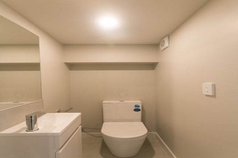 Photo of property in 82 Salisbury Road, Birkdale, Auckland, 0626