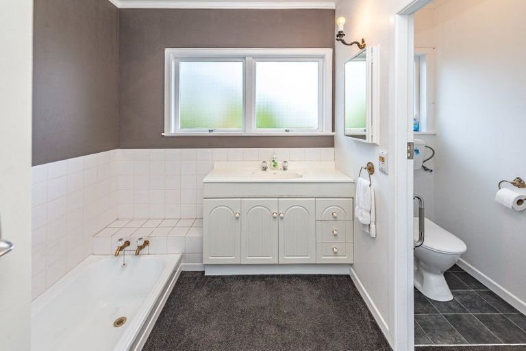 Photo of property in 2 Kawau Place, Otamatea, Whanganui, 4500