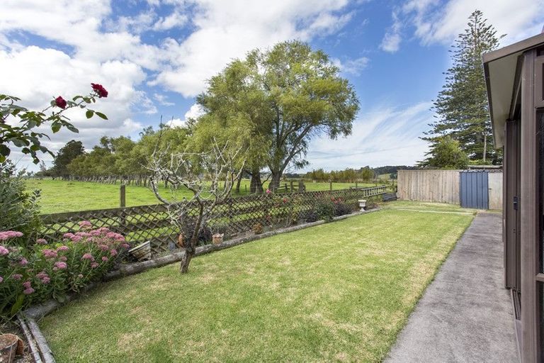 Photo of property in 11 Pengelly Place, Parakai, 0830