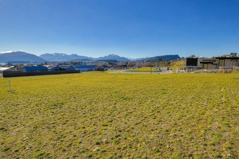 Photo of property in 23 Little Alpha Loop, Wanaka, 9305