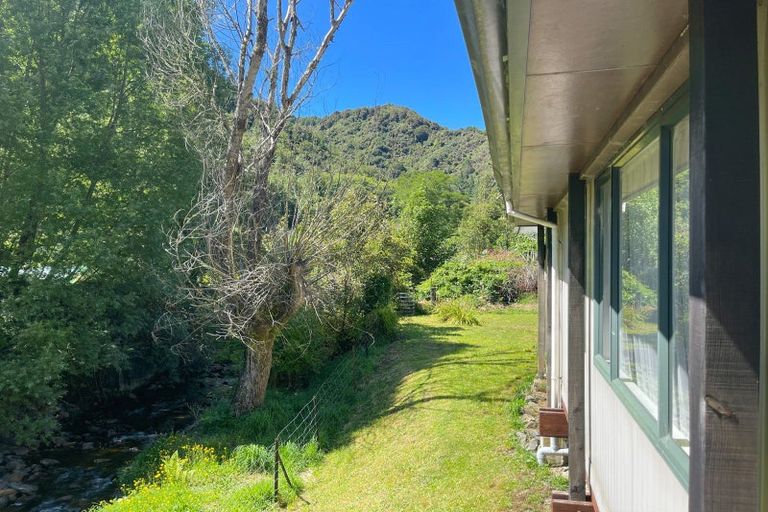 Photo of property in 7 Franklyn Street, Blacks Point, Reefton, 7830